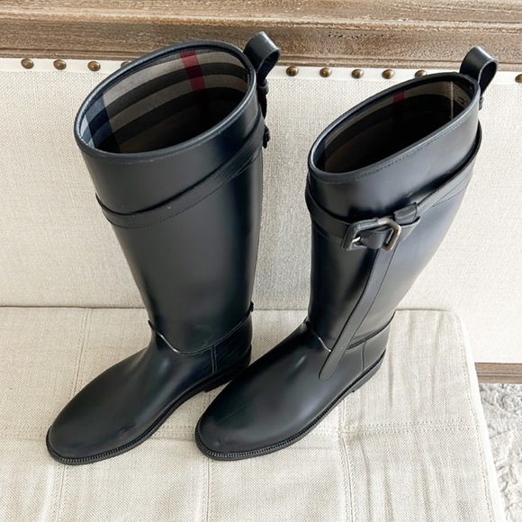 BURBERRY Boots- 38 - Picture 1 of 11
